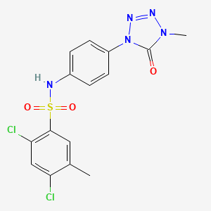 molecular formula C15H13Cl2N5O3S B2514739 2,4-二氯-5-甲基-N-(4-(4-甲基-5-氧代-4,5-二氢-1H-四唑-1-基)苯基)苯磺酰胺 CAS No. 1396566-50-9
