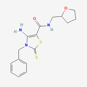 molecular formula C16H19N3O2S2 B2515405 4-氨基-3-苄基-N-((四氢呋喃-2-基)甲基)-2-硫代-2,3-二氢噻唑-5-甲酰胺 CAS No. 933651-10-6