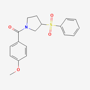 molecular formula C18H19NO4S B2515810 （4-甲氧基苯基）（3-（苯磺酰基）吡咯烷-1-基）甲酮 CAS No. 1706326-42-2