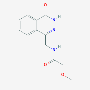 molecular formula C12H13N3O3 B2515955 2-甲氧基-N-[(4-氧代-3H-酞嗪-1-基)甲基]乙酰胺 CAS No. 899952-06-8