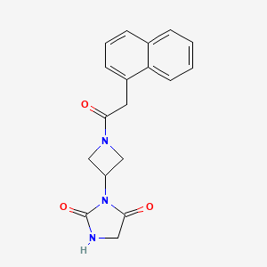 molecular formula C18H17N3O3 B2516038 3-(1-(2-(ナフタレン-1-イル)アセチル)アゼチジン-3-イル)イミダゾリジン-2,4-ジオン CAS No. 2034387-23-8