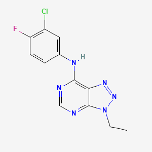 molecular formula C12H10ClFN6 B2516501 N-(3-氯-4-氟苯基)-3-乙基-3H-[1,2,3]三唑并[4,5-d]嘧啶-7-胺 CAS No. 899978-91-7