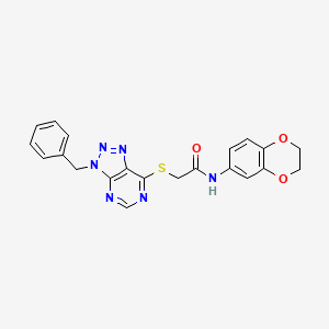 molecular formula C21H18N6O3S B2516928 2-((3-benzyl-3H-[1,2,3]triazolo[4,5-d]pyrimidin-7-yl)thio)-N-(2,3-dihydrobenzo[b][1,4]dioxin-6-yl)acetamide CAS No. 863452-88-4