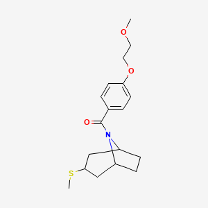 B2517063 (4-(2-methoxyethoxy)phenyl)((1R,5S)-3-(methylthio)-8-azabicyclo[3.2.1]octan-8-yl)methanone CAS No. 1795191-91-1
