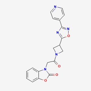 molecular formula C19H15N5O4 B2517221 3-(2-oxo-2-(3-(3-(pyridin-4-yl)-1,2,4-oxadiazol-5-yl)azetidin-1-yl)ethyl)benzo[d]oxazol-2(3H)-one CAS No. 1251574-78-3