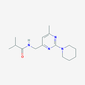 molecular formula C15H24N4O B2517813 N-((6-methyl-2-(piperidin-1-yl)pyrimidin-4-yl)methyl)isobutyramide CAS No. 1797252-31-3