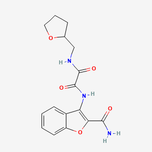 molecular formula C16H17N3O5 B2517868 N-(2-carbamoyl-1-benzofuran-3-yl)-N'-[(oxolan-2-yl)methyl]ethanediamide CAS No. 920359-69-9