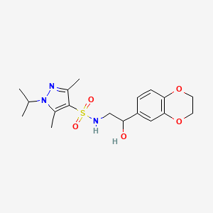 molecular formula C18H25N3O5S B2517881 N-(2-(2,3-dihydrobenzo[b][1,4]dioxin-6-yl)-2-hydroxyethyl)-1-isopropyl-3,5-dimethyl-1H-pyrazole-4-sulfonamide CAS No. 2034465-25-1