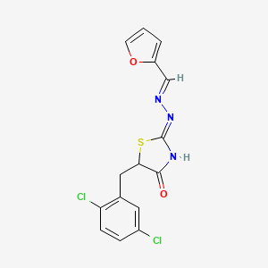 (Z)-5-(2,5-dichlorobenzyl)-2-((E)-(furan-2-ylmethylene)hydrazono)thiazolidin-4-one