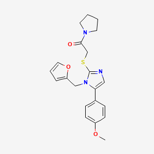 molecular formula C21H23N3O3S B2519830 2-((1-(呋喃-2-基甲基)-5-(4-甲氧基苯基)-1H-咪唑-2-基)硫代)-1-(吡咯烷-1-基)乙酮 CAS No. 1206989-13-0