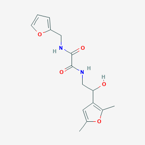 molecular formula C15H18N2O5 B2519881 N1-(2-(2,5-二甲基呋喃-3-基)-2-羟乙基)-N2-(呋喃-2-基甲基)草酰胺 CAS No. 2309348-99-8