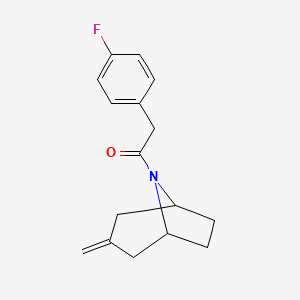 molecular formula C16H18FNO B2519985 2-(4-氟苯基)-1-((1R,5S)-3-亚甲基-8-氮杂双环[3.2.1]辛-8-基)乙-1-酮 CAS No. 2309217-35-2