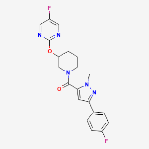 molecular formula C20H19F2N5O2 B2521674 (3-(4-fluorophenyl)-1-methyl-1H-pyrazol-5-yl)(3-((5-fluoropyrimidin-2-yl)oxy)piperidin-1-yl)methanone CAS No. 2034428-92-5