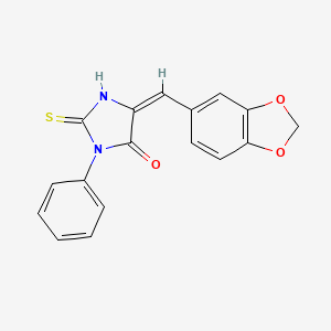 molecular formula C17H12N2O3S B2523098 (E)-4-(benzo[d][1,3]dioxol-5-ilmetilen)-2-mercapto-1-fenil-1H-imidazol-5(4H)-ona CAS No. 325995-44-6