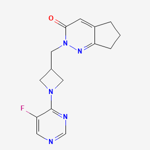 2-{[1-(5-fluoropyrimidin-4-yl)azetidin-3-yl]methyl}-2H,3H,5H,6H,7H-cyclopenta[c]pyridazin-3-one