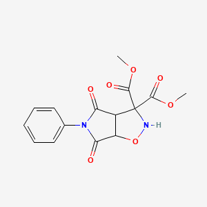 molecular formula C15H14N2O7 B2523483 Dimethyl-4,6-dioxo-5-phenyltetrahydro-2H-pyrrolo[3,4-d]isoxazol-3,3(3aH)-dicarboxylat CAS No. 338408-97-2