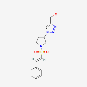 molecular formula C16H20N4O3S B2523595 (E)-4-(methoxymethyl)-1-(1-(styrylsulfonyl)pyrrolidin-3-yl)-1H-1,2,3-triazole CAS No. 2321331-92-2