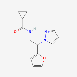 molecular formula C13H15N3O2 B2523771 N-(2-(furan-2-yl)-2-(1H-pyrazol-1-yl)ethyl)cyclopropanecarboxamide CAS No. 2034274-69-4