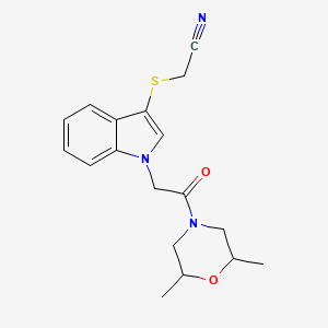 molecular formula C18H21N3O2S B2524179 2-((1-(2-(2,6-dimethylmorpholino)-2-oxoethyl)-1H-indol-3-yl)thio)acetonitrile CAS No. 893999-66-1