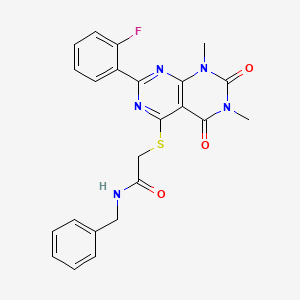 molecular formula C23H20FN5O3S B2524229 N-benzyl-2-((2-(2-fluorophenyl)-6,8-dimethyl-5,7-dioxo-5,6,7,8-tetrahydropyrimido[4,5-d]pyrimidin-4-yl)thio)acetamide CAS No. 893914-37-9
