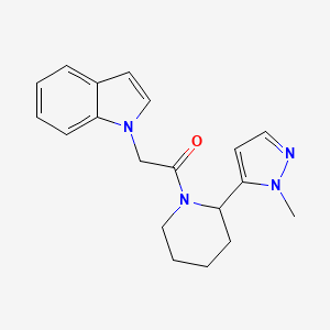 molecular formula C19H22N4O B2524231 2-Indol-1-yl-1-[2-(2-methylpyrazol-3-yl)piperidin-1-yl]ethanone CAS No. 2319640-59-8