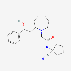 N-(1-cyanocyclopentyl)-2-[2-(2-hydroxy-2-phenylethyl)azepan-1-yl]acetamide
