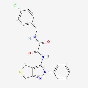 molecular formula C20H17ClN4O2S B2524800 N-[(4-chlorophenyl)methyl]-N'-(2-phenyl-4,6-dihydrothieno[3,4-c]pyrazol-3-yl)oxamide CAS No. 900009-83-8