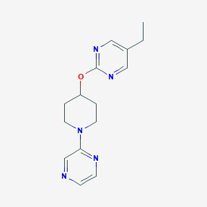 B2525161 5-Ethyl-2-(1-pyrazin-2-ylpiperidin-4-yl)oxypyrimidine CAS No. 2380077-23-4