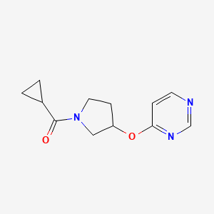 molecular formula C12H15N3O2 B2525384 Cyclopropyl(3-(pyrimidin-4-yloxy)pyrrolidin-1-yl)methanone CAS No. 2034297-08-8