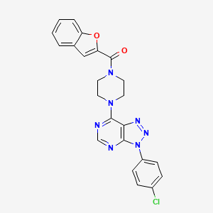 molecular formula C23H18ClN7O2 B2525414 苯并呋喃-2-基(4-(3-(4-氯苯基)-3H-[1,2,3]三唑并[4,5-d]嘧啶-7-基)哌嗪-1-基)甲酮 CAS No. 923515-41-7