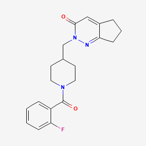 molecular formula C20H22FN3O2 B2525466 2-[[1-(2-Fluorobenzoyl)piperidin-4-yl]methyl]-6,7-dihydro-5H-cyclopenta[c]pyridazin-3-one CAS No. 2379975-98-9