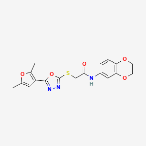 molecular formula C18H17N3O5S B2525875 N-(2,3-dihydrobenzo[b][1,4]dioxin-6-yl)-2-((5-(2,5-dimethylfuran-3-yl)-1,3,4-oxadiazol-2-yl)thio)acetamide CAS No. 1021133-56-1