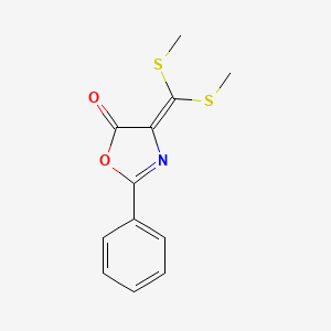 molecular formula C12H11NO2S2 B2526229 4-[ビス(メチルスルファニル)メチリデン]-2-フェニル-4,5-ジヒドロ-1,3-オキサゾール-5-オン CAS No. 3161-47-5