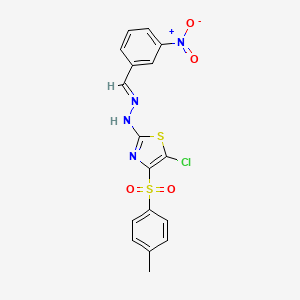 molecular formula C17H13ClN4O4S2 B2526373 (E)-5-chloro-2-(2-(3-nitrobenzylidène)hydrazinyl)-4-tosylthiazole CAS No. 328021-32-5