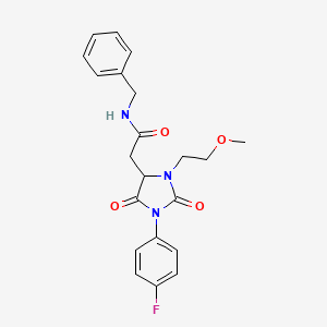 molecular formula C21H22FN3O4 B2526591 N-benzyl-2-(1-(4-fluorophenyl)-3-(2-methoxyethyl)-2,5-dioxoimidazolidin-4-yl)acetamide CAS No. 1009526-12-8
