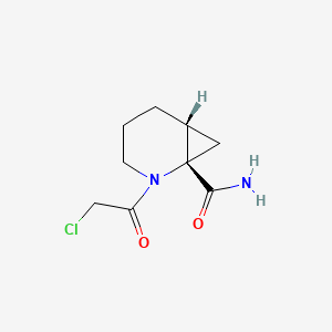 molecular formula C9H13ClN2O2 B2527243 (1S,6R)-2-(2-Chloroacetyl)-2-azabicyclo[4.1.0]heptane-1-carboxamide CAS No. 2411179-34-3