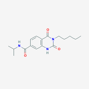 molecular formula C17H23N3O3 B2527400 N-イソプロピル-2,4-ジオキソ-3-ペンチル-1,2,3,4-テトラヒドロキナゾリン-7-カルボキサミド CAS No. 892263-98-8