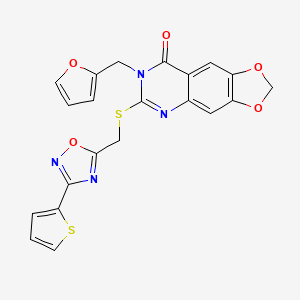 molecular formula C21H14N4O5S2 B2527625 7-(呋喃-2-基甲基)-6-(((3-(噻吩-2-基)-1,2,4-恶二唑-5-基)甲基)硫代)-[1,3]二氧杂[4,5-g]喹唑啉-8(7H)-酮 CAS No. 1115970-59-6