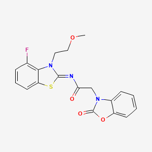 (E)-N-(4-fluoro-3-(2-methoxyethyl)benzo[d]thiazol-2(3H)-ylidene)-2-(2-oxobenzo[d]oxazol-3(2H)-yl)acetamide