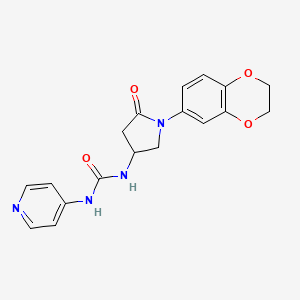 molecular formula C18H18N4O4 B2528160 1-(1-(2,3-Dihydrobenzo[b][1,4]dioxin-6-yl)-5-oxopyrrolidin-3-yl)-3-(pyridin-4-yl)urea CAS No. 877641-10-6