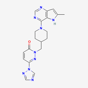 2-[(1-{6-methyl-5H-pyrrolo[3,2-d]pyrimidin-4-yl}piperidin-4-yl)methyl]-6-(1H-1,2,4-triazol-1-yl)-2,3-dihydropyridazin-3-one