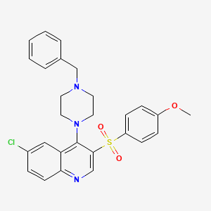 molecular formula C27H26ClN3O3S B2529704 4-(4-Benzylpiperazin-1-yl)-6-chloro-3-((4-methoxyphenyl)sulfonyl)quinoline CAS No. 867040-51-5