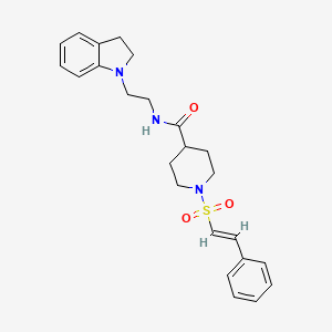 molecular formula C24H29N3O3S B2529972 N-[2-(2,3-dihydroindol-1-yl)ethyl]-1-[(E)-2-phenylethenyl]sulfonylpiperidine-4-carboxamide CAS No. 1181461-54-0