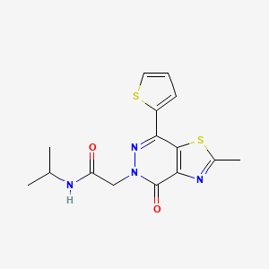 molecular formula C15H16N4O2S2 B2531989 N-异丙基-2-(2-甲基-4-氧代-7-(噻吩-2-基)噻唑并[4,5-d]嘧啶-5(4H)-基)乙酰胺 CAS No. 942004-75-3