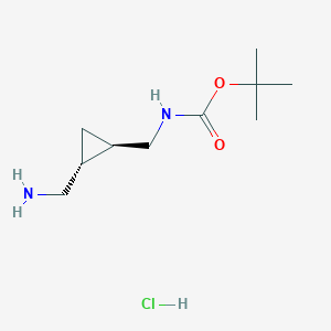 molecular formula C10H21ClN2O2 B2533555 Tert-butyl N-[[(1R,2R)-2-(aminomethyl)cyclopropyl]methyl]carbamate;hydrochloride CAS No. 2361640-52-8