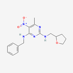 molecular formula C17H21N5O3 B2534164 N4-ベンジル-6-メチル-5-ニトロ-N2-[(オキソラン-2-イル)メチル]ピリミジン-2,4-ジアミン CAS No. 1257547-98-0