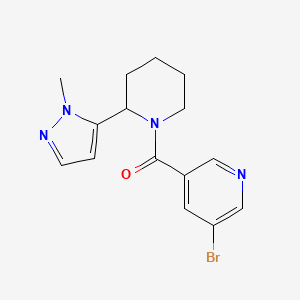 molecular formula C15H17BrN4O B2534211 (5-Bromopyridin-3-yl)-[2-(2-methylpyrazol-3-yl)piperidin-1-yl]methanone CAS No. 2320146-41-4