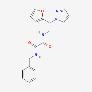 molecular formula C18H18N4O3 B2534343 N1-苄基-N2-(2-(呋喃-2-基)-2-(1H-吡唑-1-基)乙基)草酰胺 CAS No. 2034594-11-9