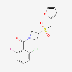 molecular formula C15H13ClFNO4S B2534520 (2-Chloro-6-fluorophenyl)(3-((furan-2-ylmethyl)sulfonyl)azetidin-1-yl)methanone CAS No. 1797343-85-1