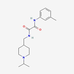 molecular formula C18H27N3O2 B2534928 N1-((1-异丙基哌啶-4-基)甲基)-N2-(间甲苯基)草酰胺 CAS No. 946291-02-7